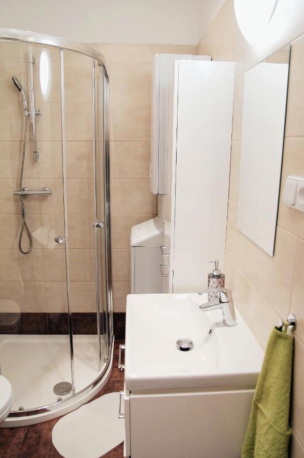 Central Accommodation Angel Praha Bagian luar foto